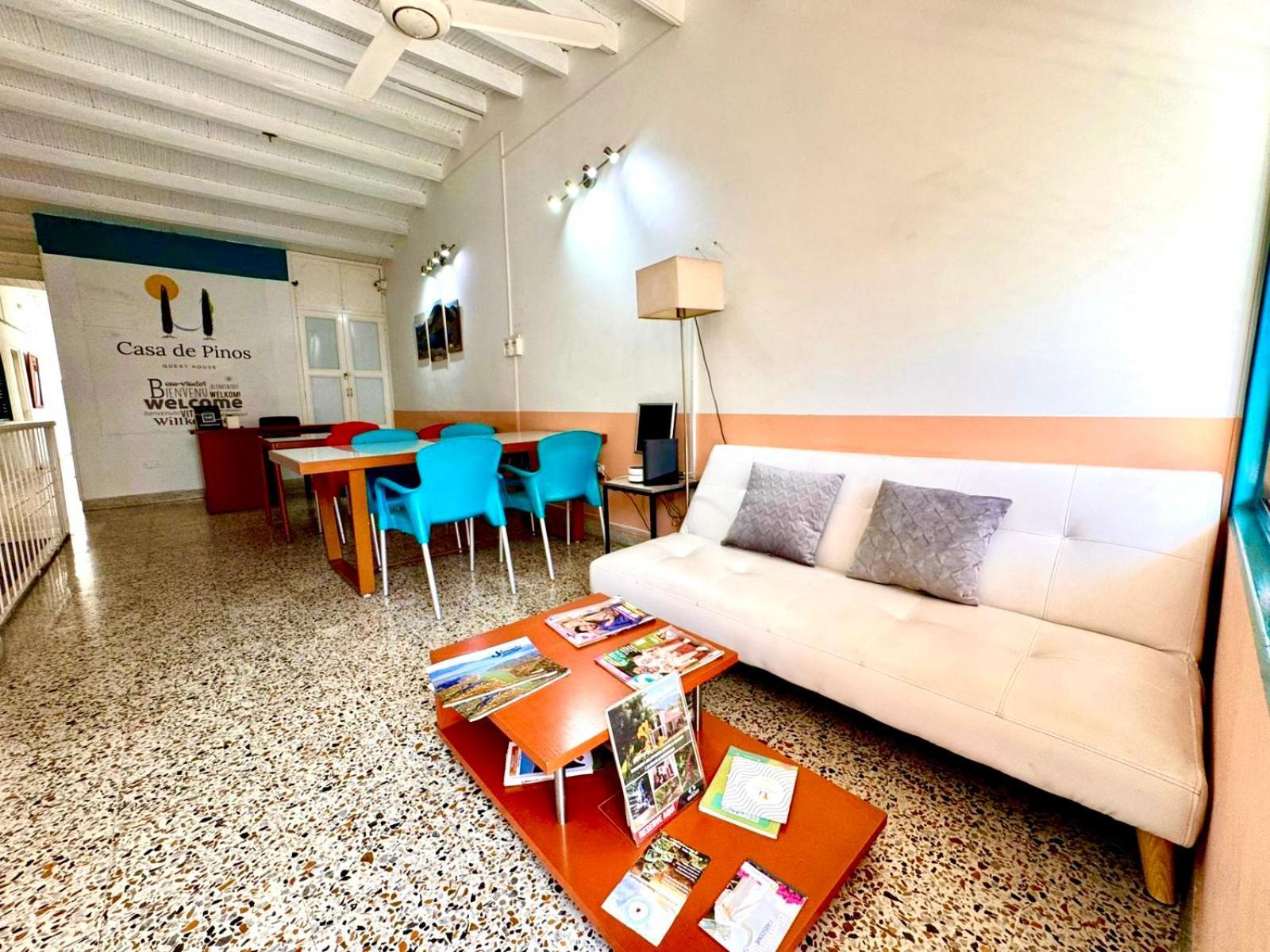 Casa De Pinos Hotel Bucaramanga Esterno foto